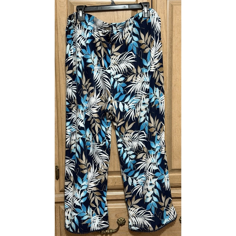 Chico's Tropical Palm‎ Capri Cropped Pants Women's Size 3 Blue Pom Poms Pull On